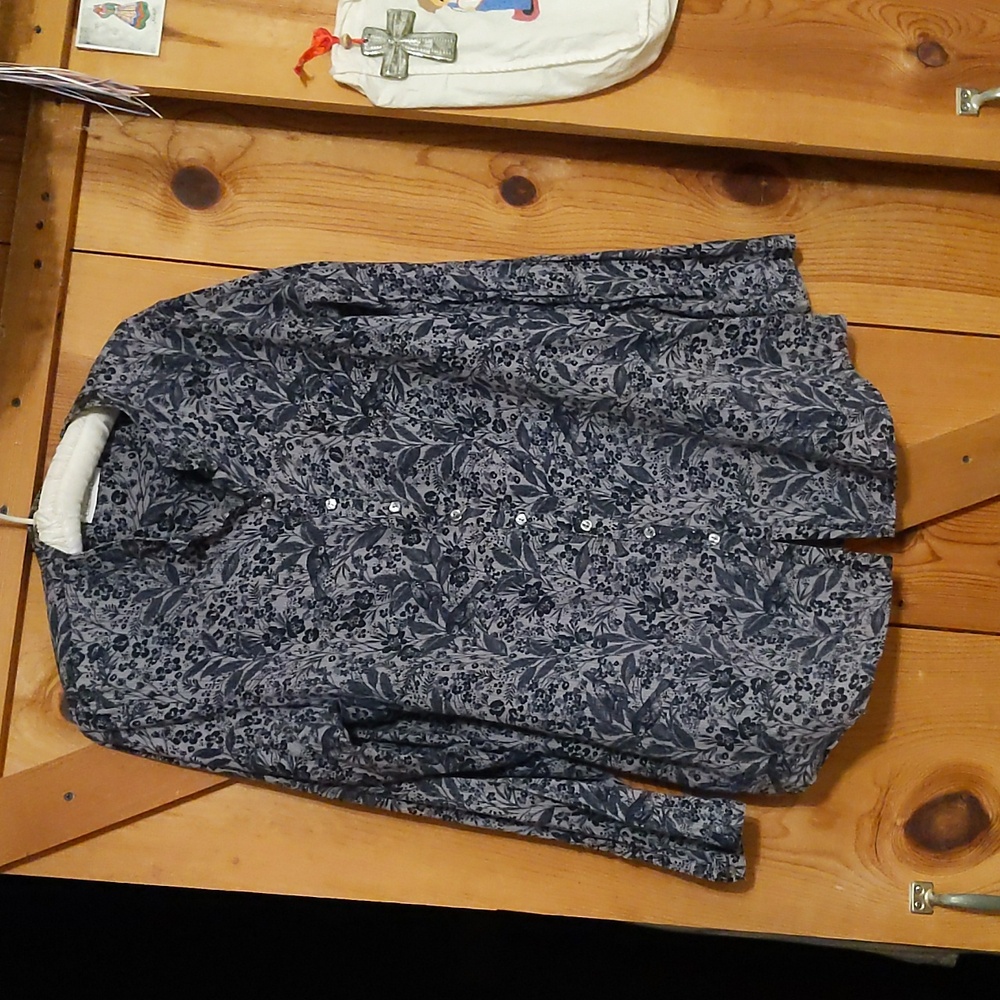 Coldwater Creek Medium top